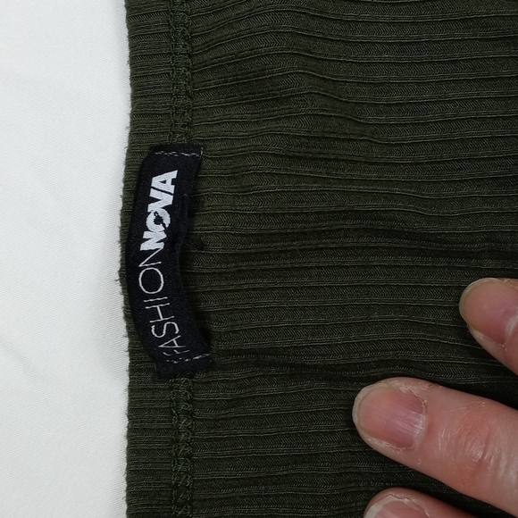 Fashion nova forest green long sleeved dress - Picture 3 of 7